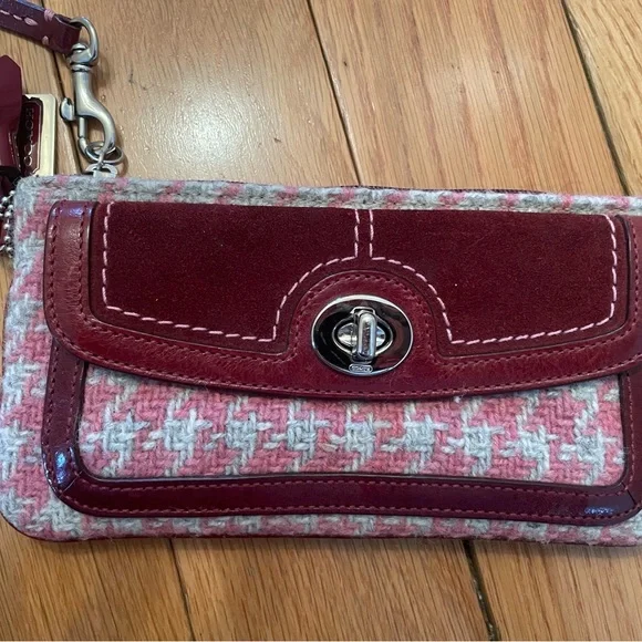 Coach Stylish Pink and Red Women's Wristlet - Picture 3 of 5